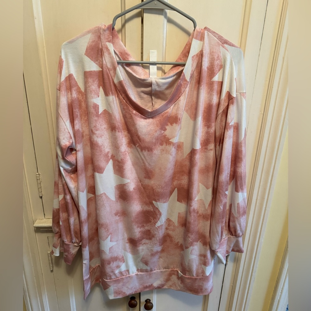 Soft star print shirt in mauve NWOT